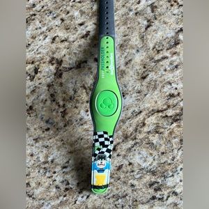 Disney pass holder Magic Bands